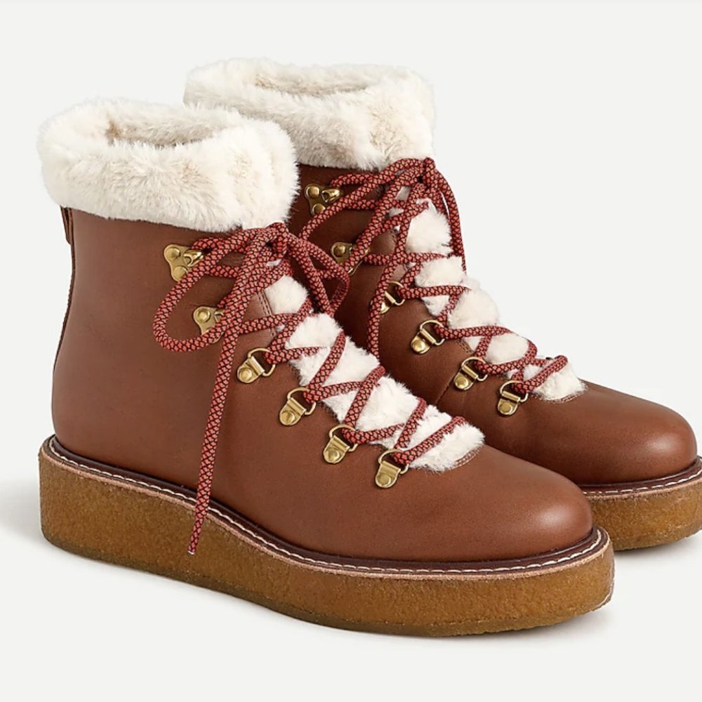 Leather winter boots with wedge crepe sole
